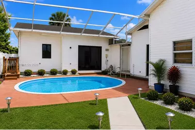 111 Poinsettia Cir NE, Port Charlotte, FL 33952 - Photo 3