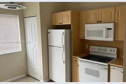 7940 NW 6th St #202, Pembroke Pines, FL 33024 - Photo 3