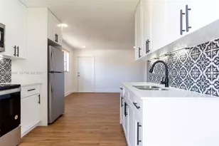 329 SE 2nd St, Hallandale Beach, FL 33009 - Photo 15