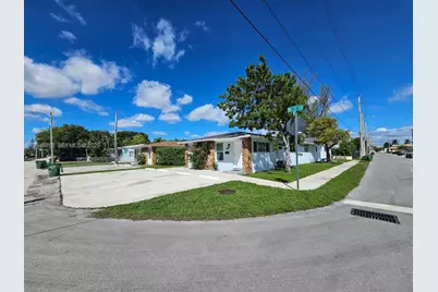 329 SE 2nd St, Hallandale Beach, FL 33009 - Photo 1