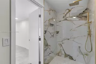 725 SW 1st Ave, Homestead, FL 33030 - Photo 9