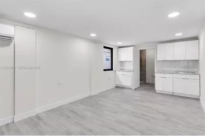 725 SW 1st Ave #1, Homestead, FL 33030 - Photo 7