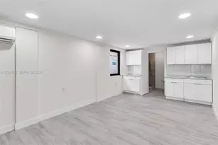 725 SW 1st Ave, Homestead, FL 33030 - Photo 7