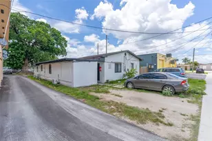 725 SW 1st Ave, Homestead, FL 33030 - Photo 13