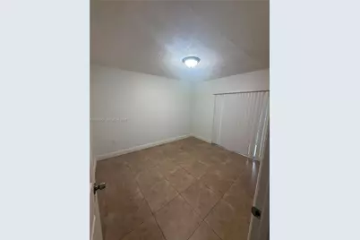 1650 W 44th Pl #119, Hialeah, FL 33012 - Photo 5