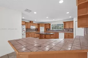 19200 SW 216th St, Miami, FL 33170 - Photo 17