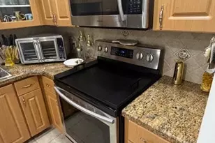 100 Bayview Dr, Sunny Isles Beach, FL 33160 - Photo 3
