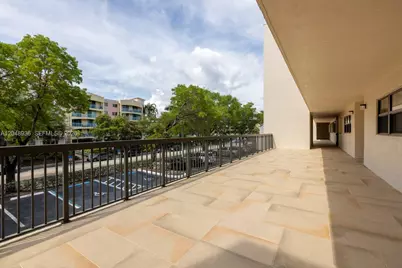 200 Golden Isles Dr #203, Hallandale Beach, FL 33009 - Photo 31