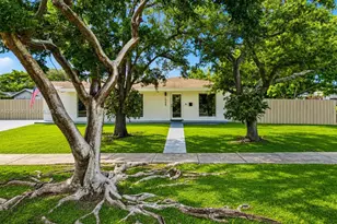19225 Bel Aire Dr, Cutler Bay, FL 33157 - Photo 39