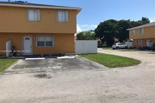 43 NE 12th Ave, Homestead, FL 33030 - Photo 1