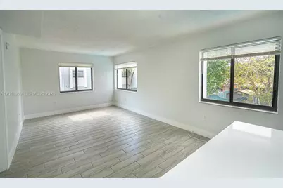 810 Salzedo St #15, Coral Gables, FL 33134 - Photo 7