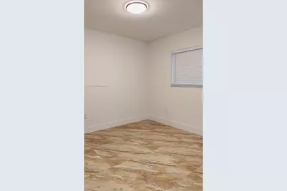 1097 NW 38th St, Miami, FL 33127 - Photo 21