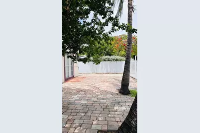 1097 NW 38th St, Miami, FL 33127 - Photo 19