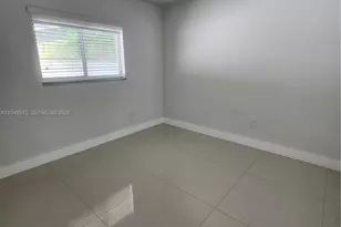 1097 NW 38th St, Miami, FL 33127 - Photo 11