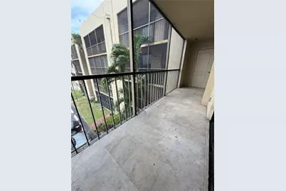 8635 NW 8th St #303, Miami, FL 33126 - Photo 5