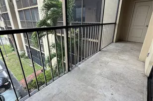 8635 NW 8th St, Miami, FL 33126 - Photo 5