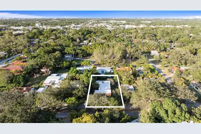 665 NE 117th St, Biscayne Park, FL 33161 - Photo 29