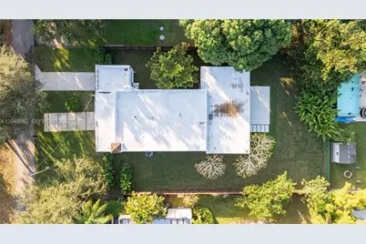 665 NE 117th St, Biscayne Park, FL 33161 - Photo 27