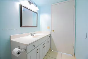 8050 NW 8th St, Miami, FL 33126 - Photo 29