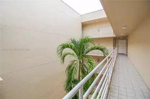 8050 NW 8th St, Miami, FL 33126 - Photo 41