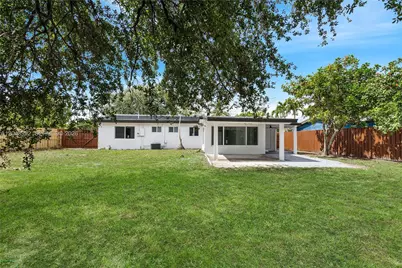 321 NW 36th St, Oakland Park, FL 33309 - Photo 27