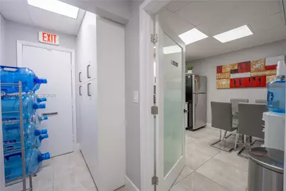 747 Ponce De Leon Blvd #402, Coral Gables, FL 33134 - Photo 11
