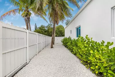 2419 NW 97th St, Miami, FL 33147 - Photo 15
