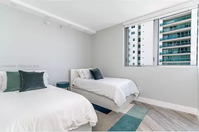 1300 Brickell Bay Dr #2509, Miami, FL 33131 - Photo 17