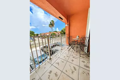 5800 W 18th Ln, Hialeah, FL 33012 - Photo 5