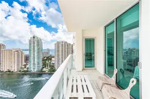 300 S Biscayne Blvd, Miami, FL 33131 - Photo 3