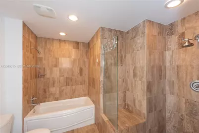 300 S Biscayne Blvd #T-2814, Miami, FL 33131 - Photo 13