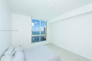 300 S Biscayne Blvd, Miami, FL 33131 - Photo 11