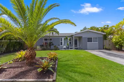 28 SE 7th St, Dania Beach, FL 33004 - Photo 1