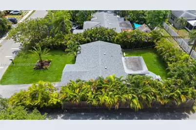 28 SE 7th St, Dania Beach, FL 33004 - Photo 9