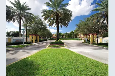 1308 N Santa Catalina Cir, North Lauderdale, FL 33068 - Photo 21
