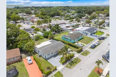 20630 NW 37th Ct, Miami Gardens, FL 33055 - Photo 35