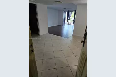 3690 Inverrary Dr #2Q, Lauderhill, FL 33319 - Photo 9