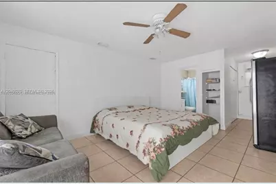 329 W 18th St, Hialeah, FL 33010 - Photo 7