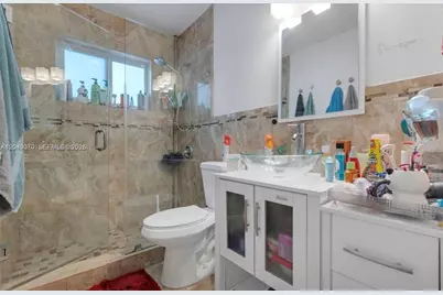 329 W 18th St, Hialeah, FL 33010 - Photo 9