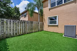 913 NW 135th Ave, Pembroke Pines, FL 33028 - Photo 21
