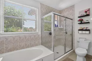 913 NW 135th Ave, Pembroke Pines, FL 33028 - Photo 19