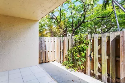 15389 S Dixie Hwy 25 Hwy #25, Palmetto Bay, FL 33157 - Photo 5