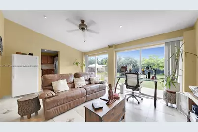 540 NW 14th St, Homestead, FL 33030 - Photo 3