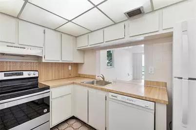 1666 West Ave #404, Miami Beach, FL 33139 - Photo 7