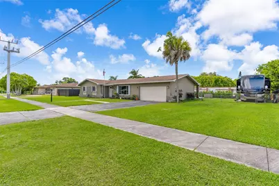10360 SW 112th St, Miami, FL 33176 - Photo 7
