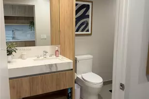 11 NE 6th St, Miami, FL 33132 - Photo 9