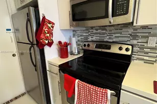 100 Lincoln Rd, Miami Beach, FL 33139 - Photo 15