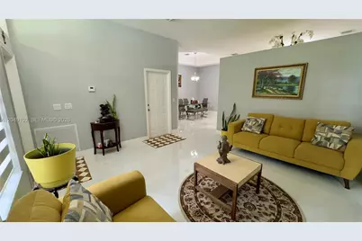 937 NE 35th Ave, Homestead, FL 33033 - Photo 5