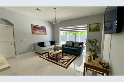 937 NE 35th Ave, Homestead, FL 33033 - Photo 17