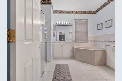 744 SW 159th Ln, Pembroke Pines, FL 33027 - Photo 25